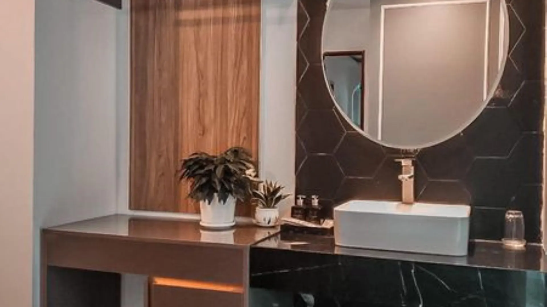 Tan Binh Hotel Ho Chi Minh City 2*,  Vietnam
